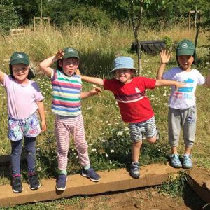 4 children dancing